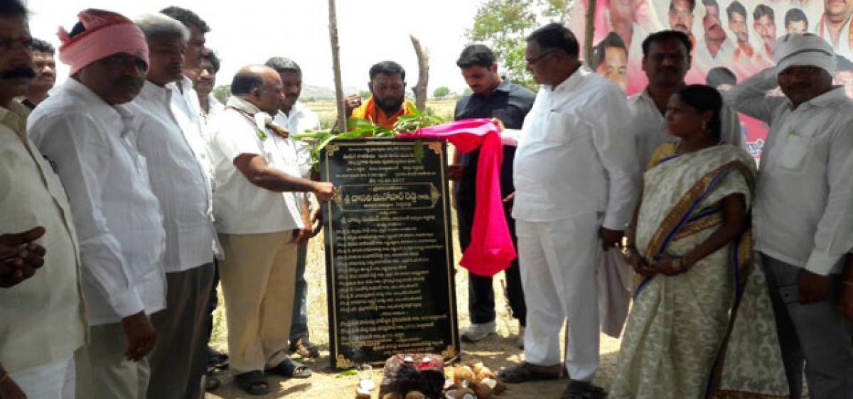 Peddapall MLA inaugurates Mission Kakatiya 3rd phase works