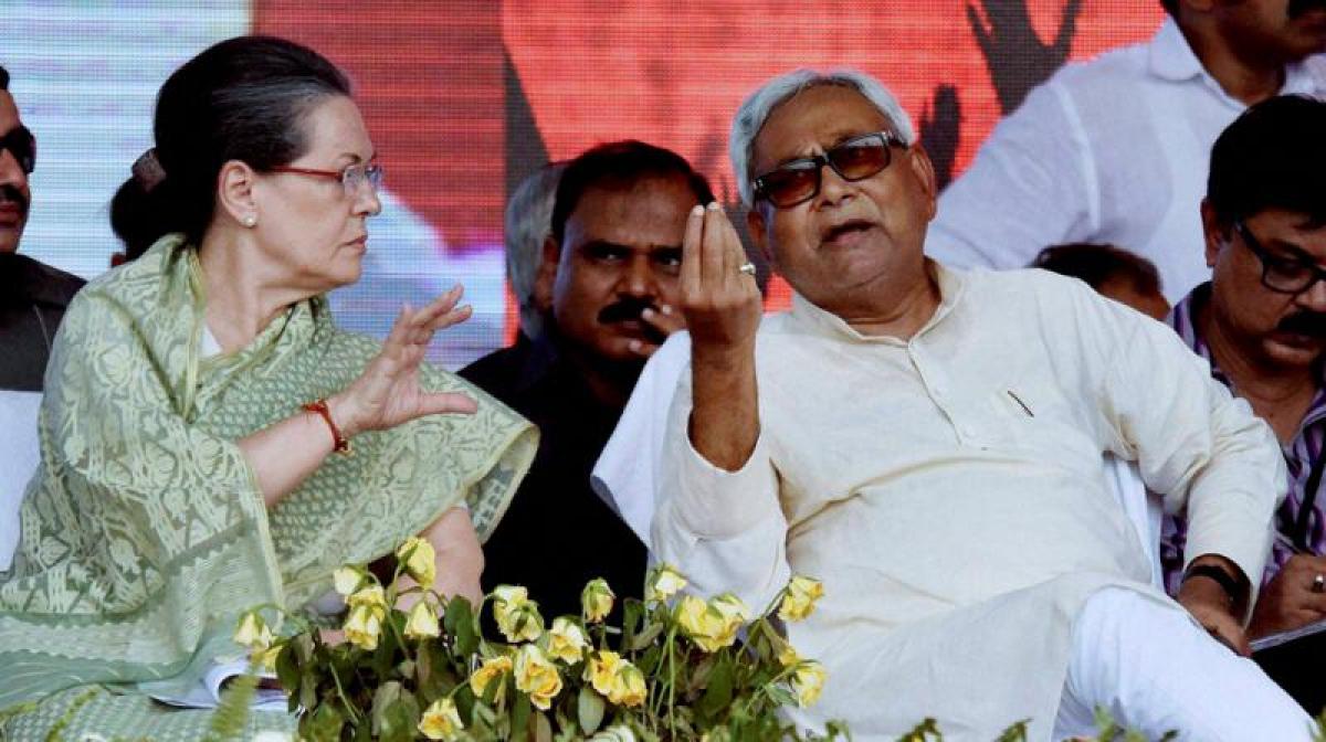 Nitish meets Sonia, calls for opposition unity to take on BJP