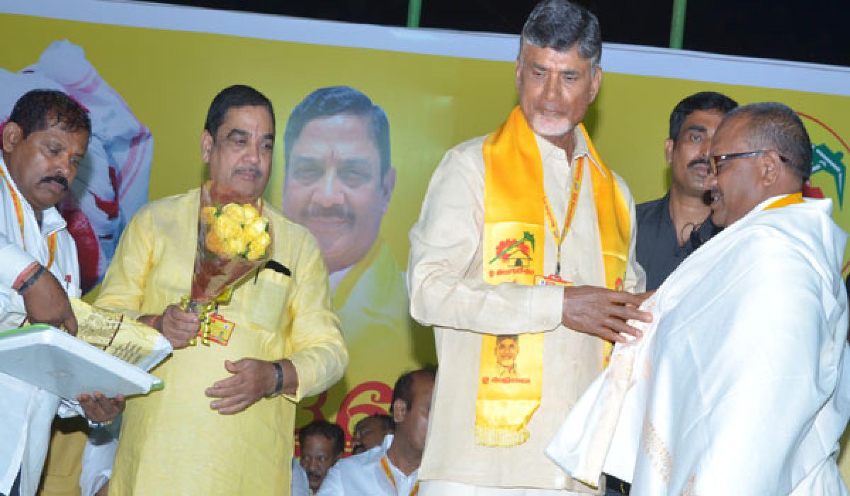 CM  chandrababu naidu felicitates party activist