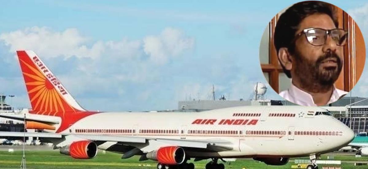 Shiv Sena MP grounded for assaulting Air India staffer