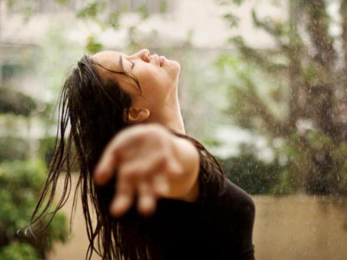 High moisture in air due to monsoon makes hair dull