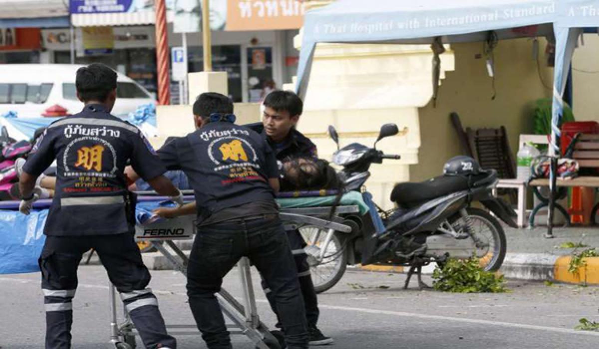 Series of bomb blasts across Thailand targeting tourist towns, four dead several others injured 