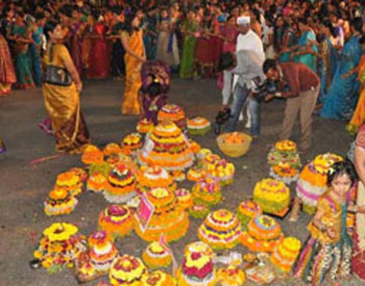 Traffic restriction for Saddula Bathukamma