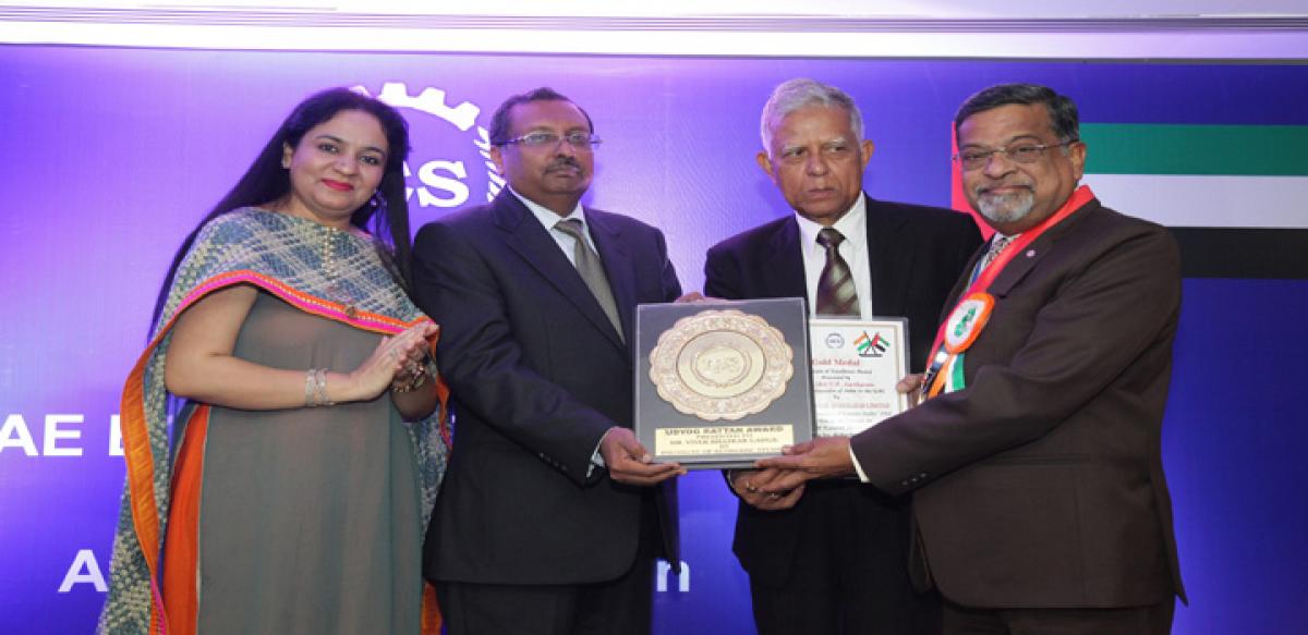 VB Gadgil bags IES award