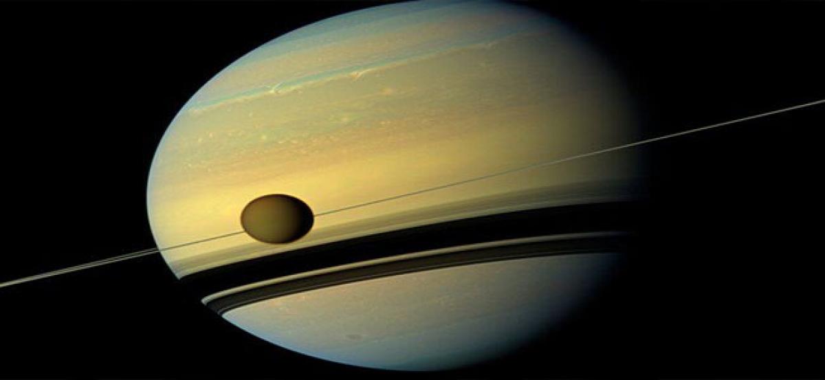 Saturn’s moon Titan sports Earth-like features