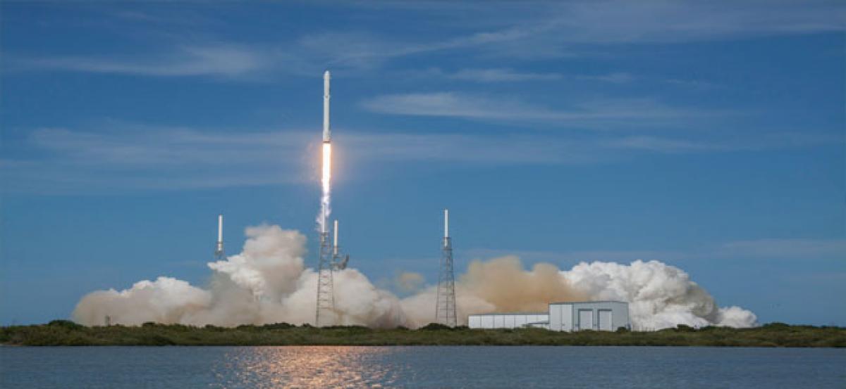 SpaceX launches Falcon 9
