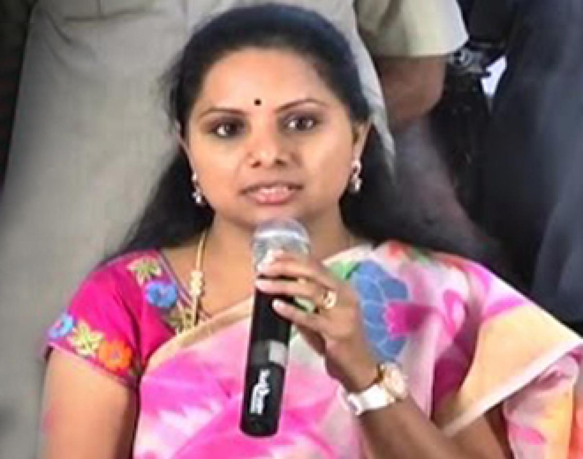 TRS MP Kavita throws a challenge to the BJP leaders