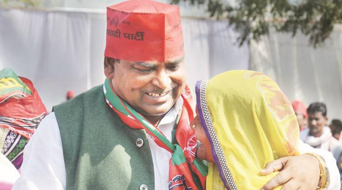 SC refuses to stay arrest of Gayatri Prajapati