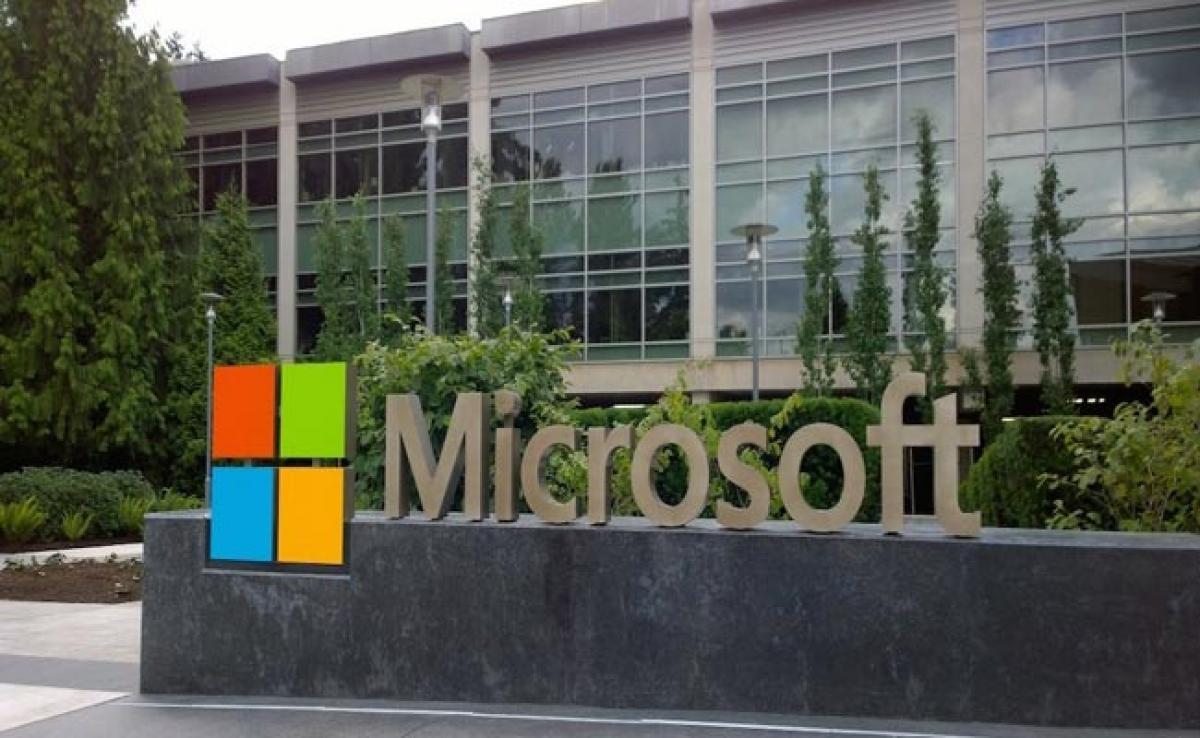 Microsoft mulls lay offs amid losses in smartphone business