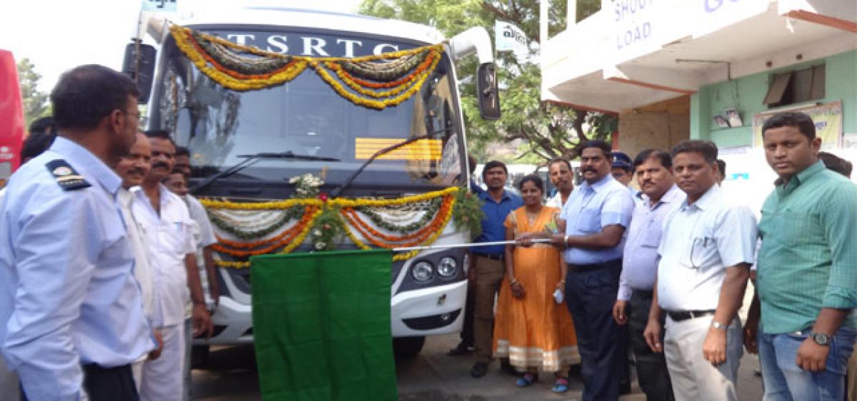 TSRTC officials at a loss to promote Vajra service