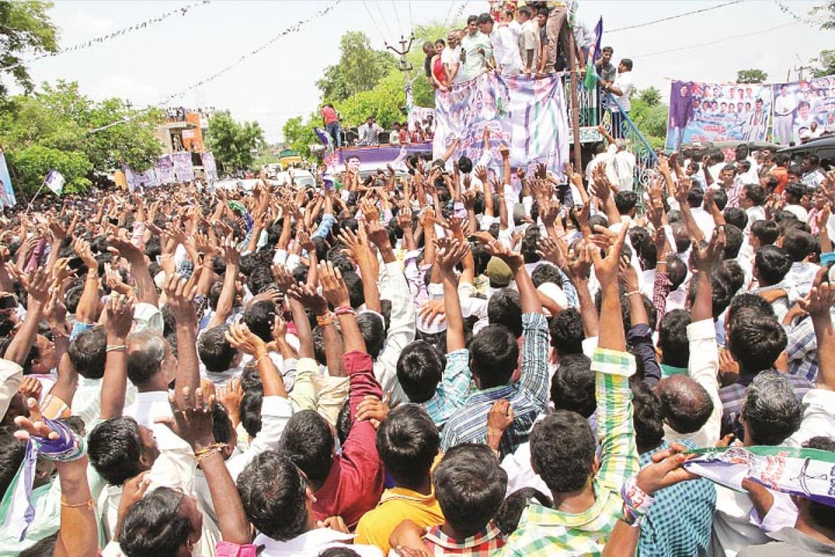 Clashes mar Jagan’s Yatra on final day