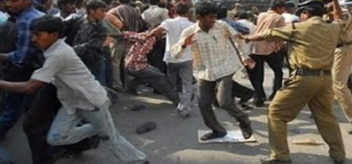 Mob fight creates tension in Suryapet