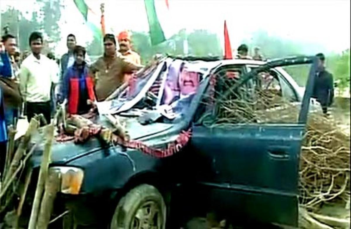Dawoods green Hyundai Accent sedan burnt down by Hindu activists