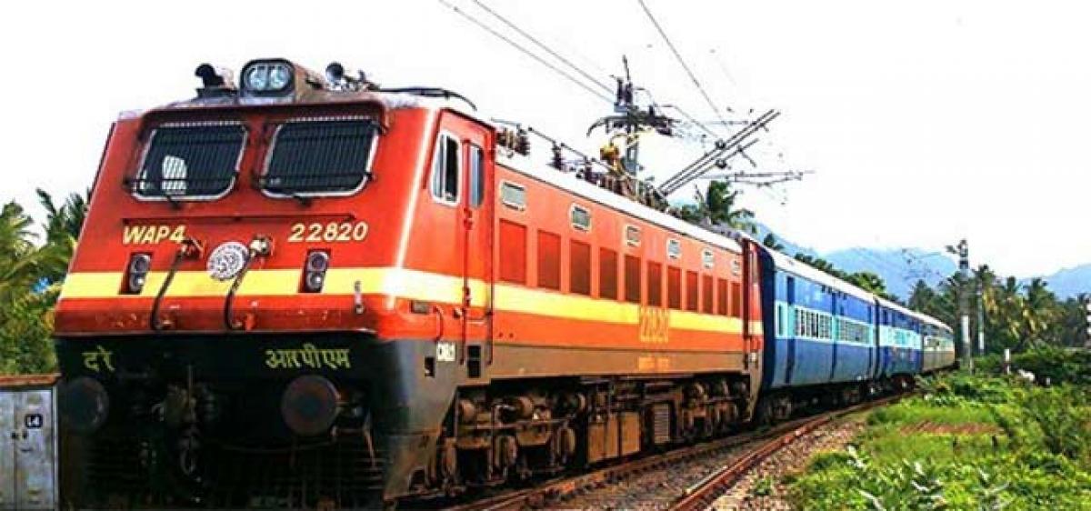 Railways to accept old notes till Nov 24