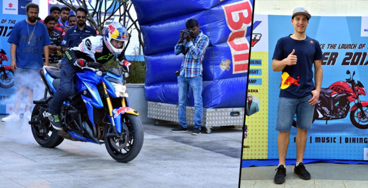 Suzuki two wheelers showcases new 2017 gixxer series on ‘gixxer day’