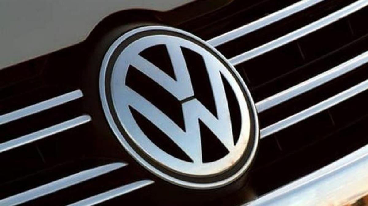 Volkswagens shares plunge 18.6 percent