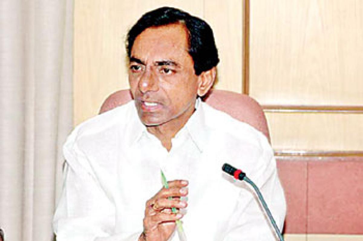 Sell subsidised red gram in stalls: KCR