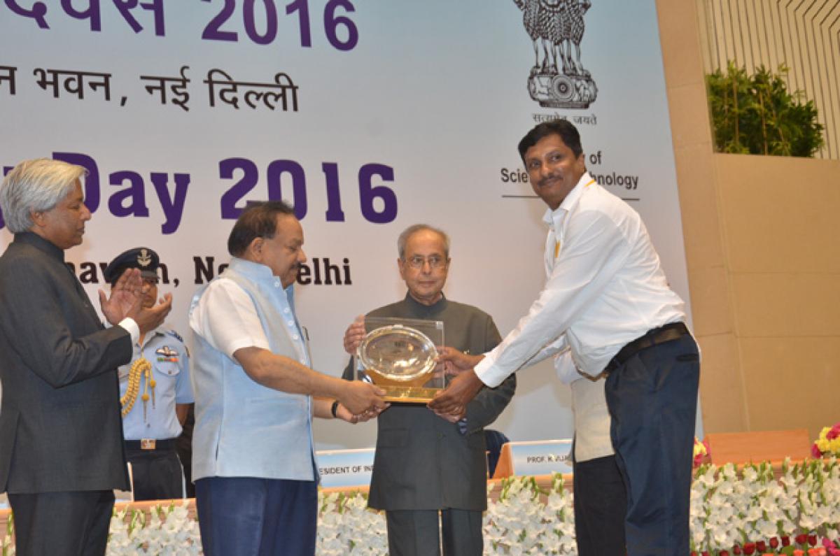 ICAR-IIRR and CSIR-SCIENCES win prestigious award for product development in Bio-technology