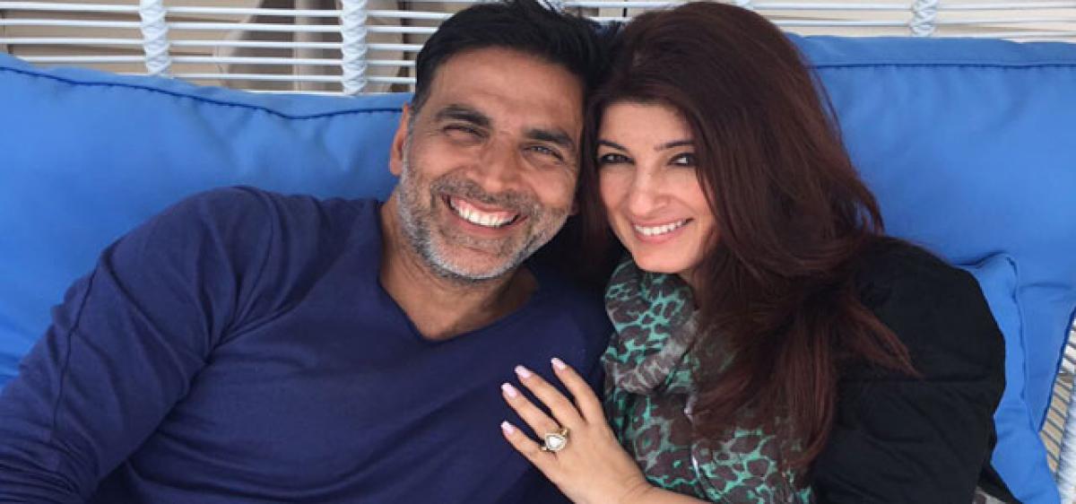 Akshay doesnt read books but is really smart: Twinkle