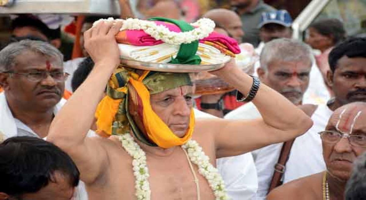 Gaiety marks Lord Rama’s coronation at Bhadradri