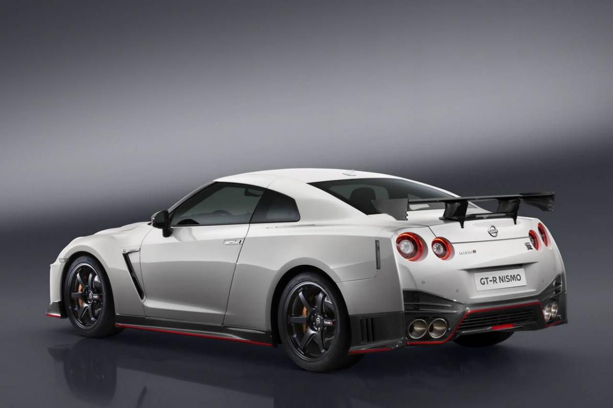 Check out: 2017 Nissan GT-R NISMO features