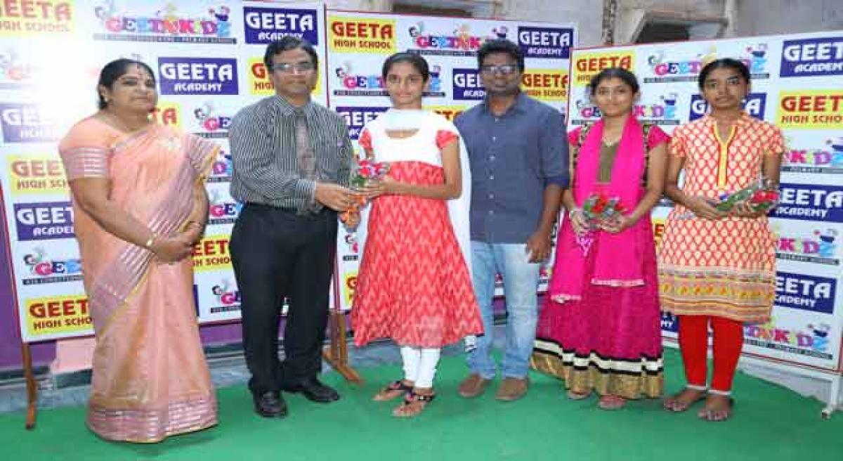 Toppers from Geeta High School felicitated