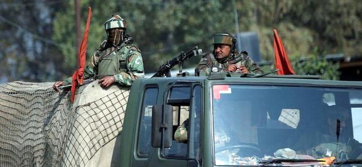 Militant attack on Indian army base in Kashmir kills one