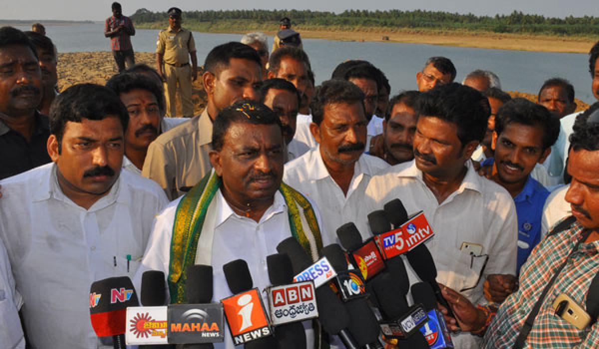 Team of experts to assess embankment  in Penugonda