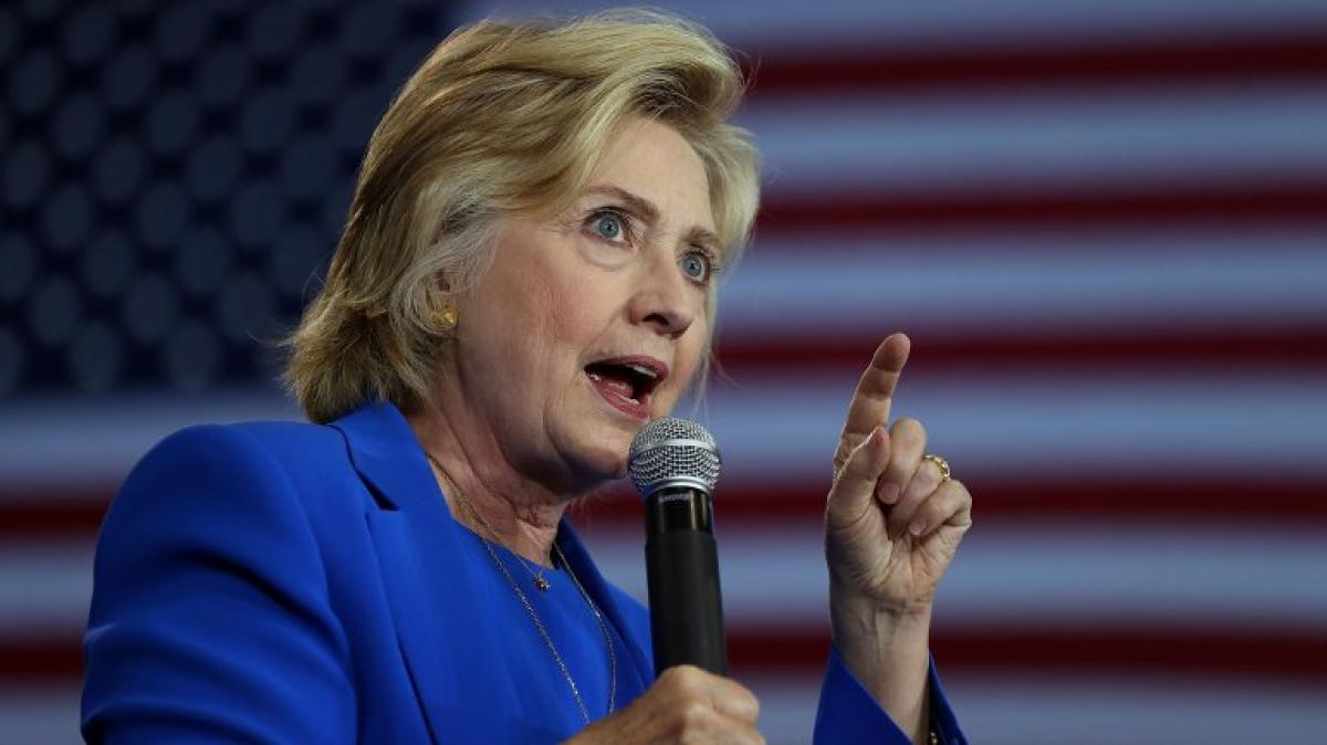 After pneumonia diagnosis, Clinton campaign releases new health information