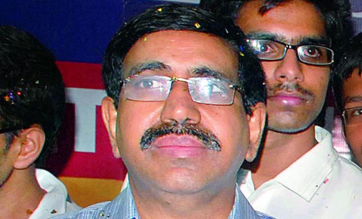 Minister Narayana escapes accident in Rajahmundry