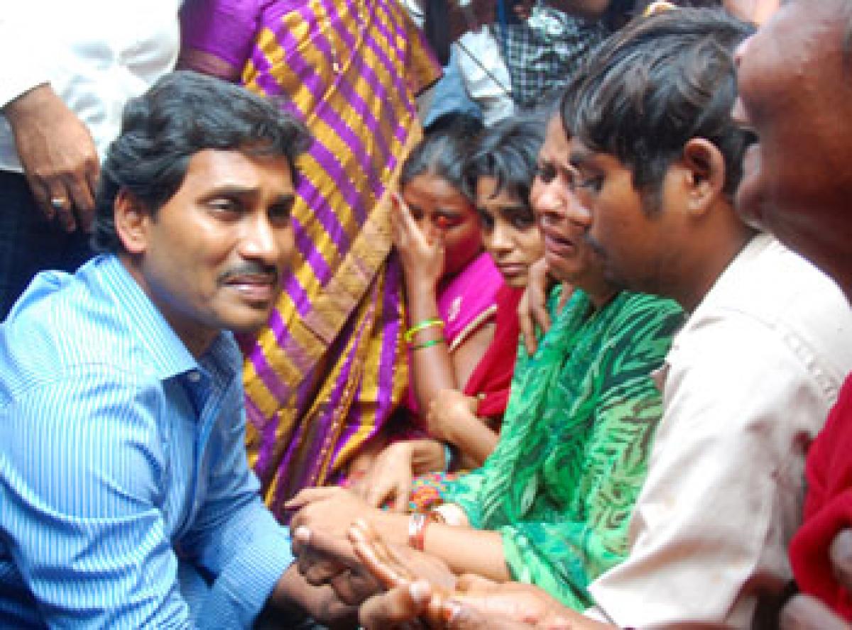 Jagan promises liquor ban if voted to power