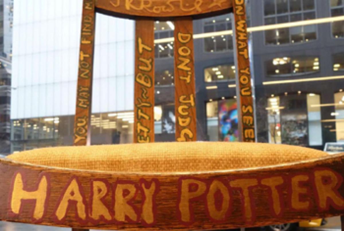 Harry Potter authors chair sells for $ 394,000