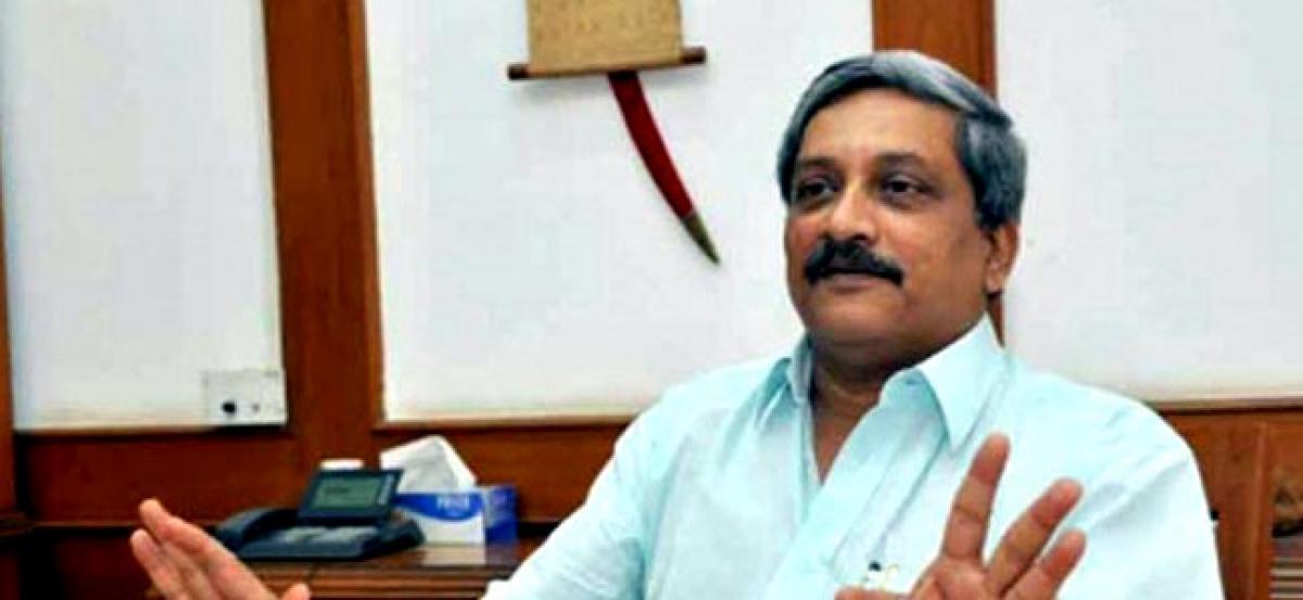 Manohar Parrikar seeks more time to respond to EC notice on bribe remarks