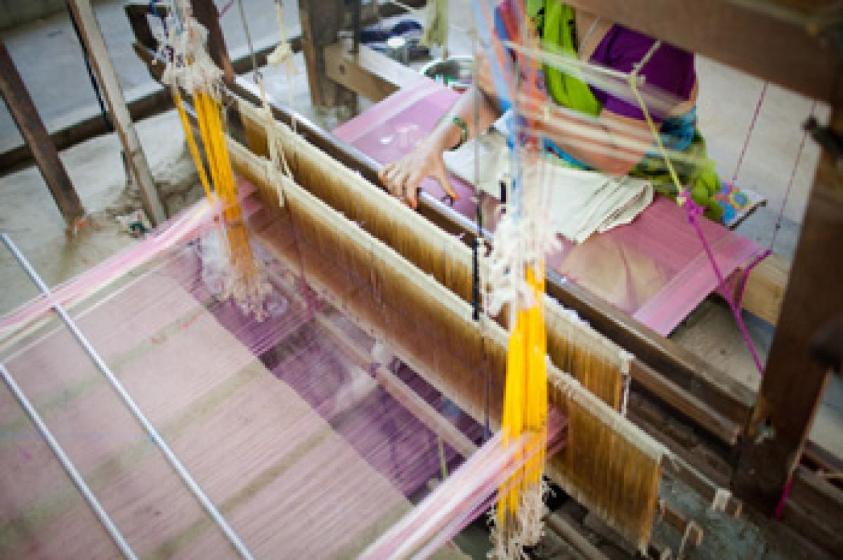 Local weavers find virtual road to global market 