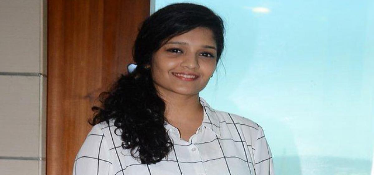 Ritika Singh plays a Pawan Kalyan fan in Guru