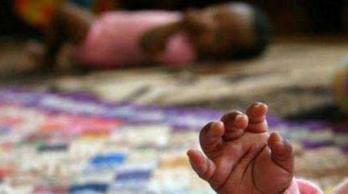Chhattisgarh: Turned away by hospital, woman forced to deliver baby under tree