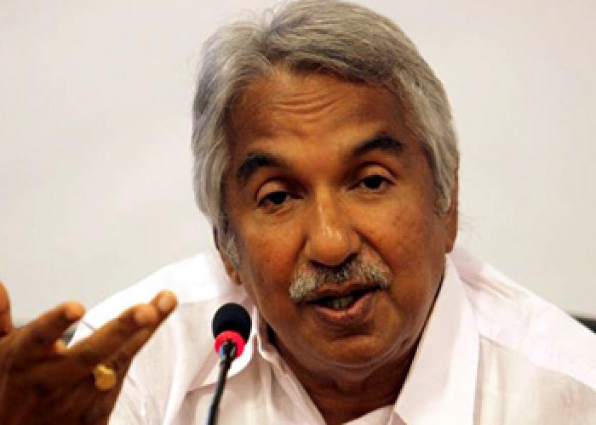 FIR ordered against Chandy, Saritha vows to prove CM wrong