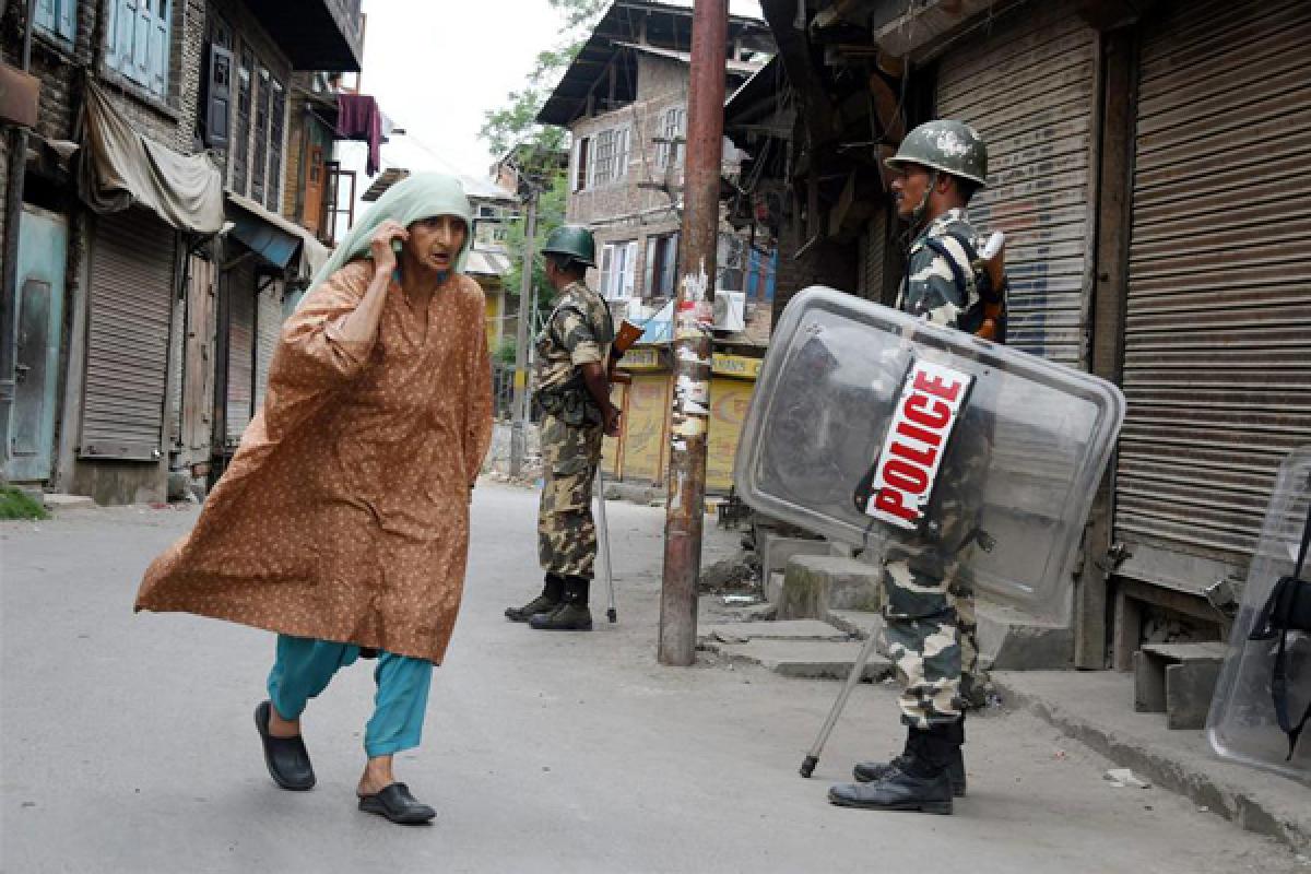 Kashmir crisis: 34 days and still counting 