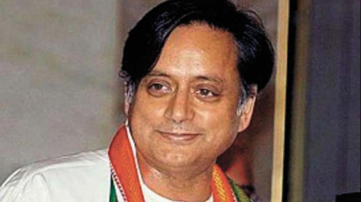 Tharoor meets Sonia Gandhi, says Congress determined to move ahead