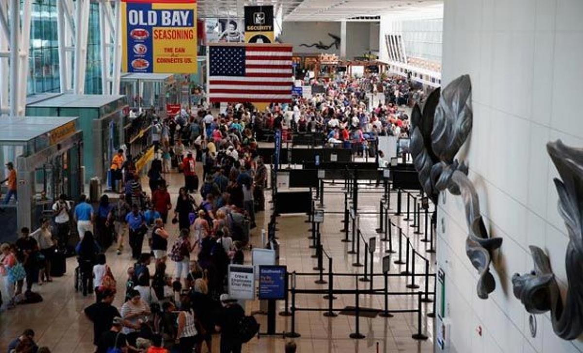 Hundreds of flights delayed, cancelled in US over air traffic glitch