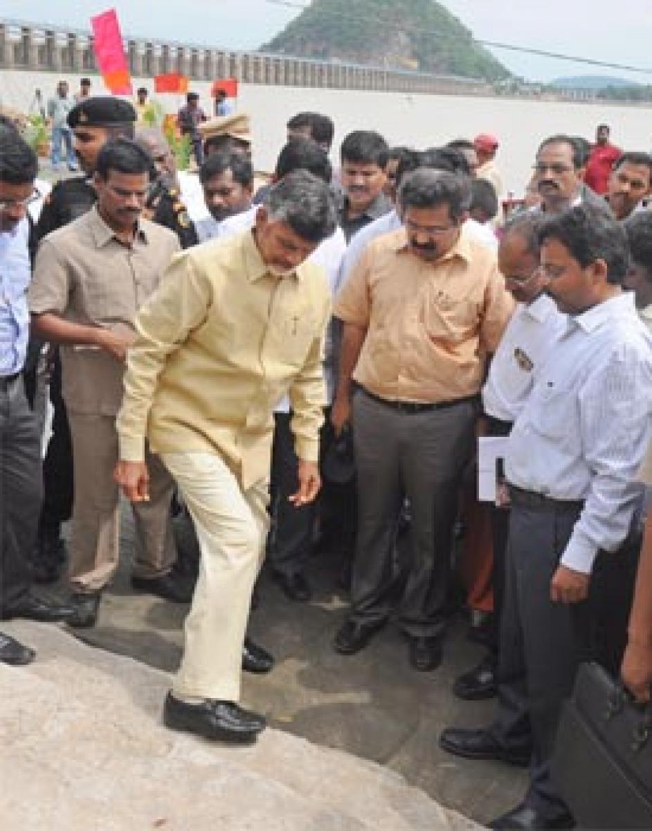 AP CM livid at tardy progress