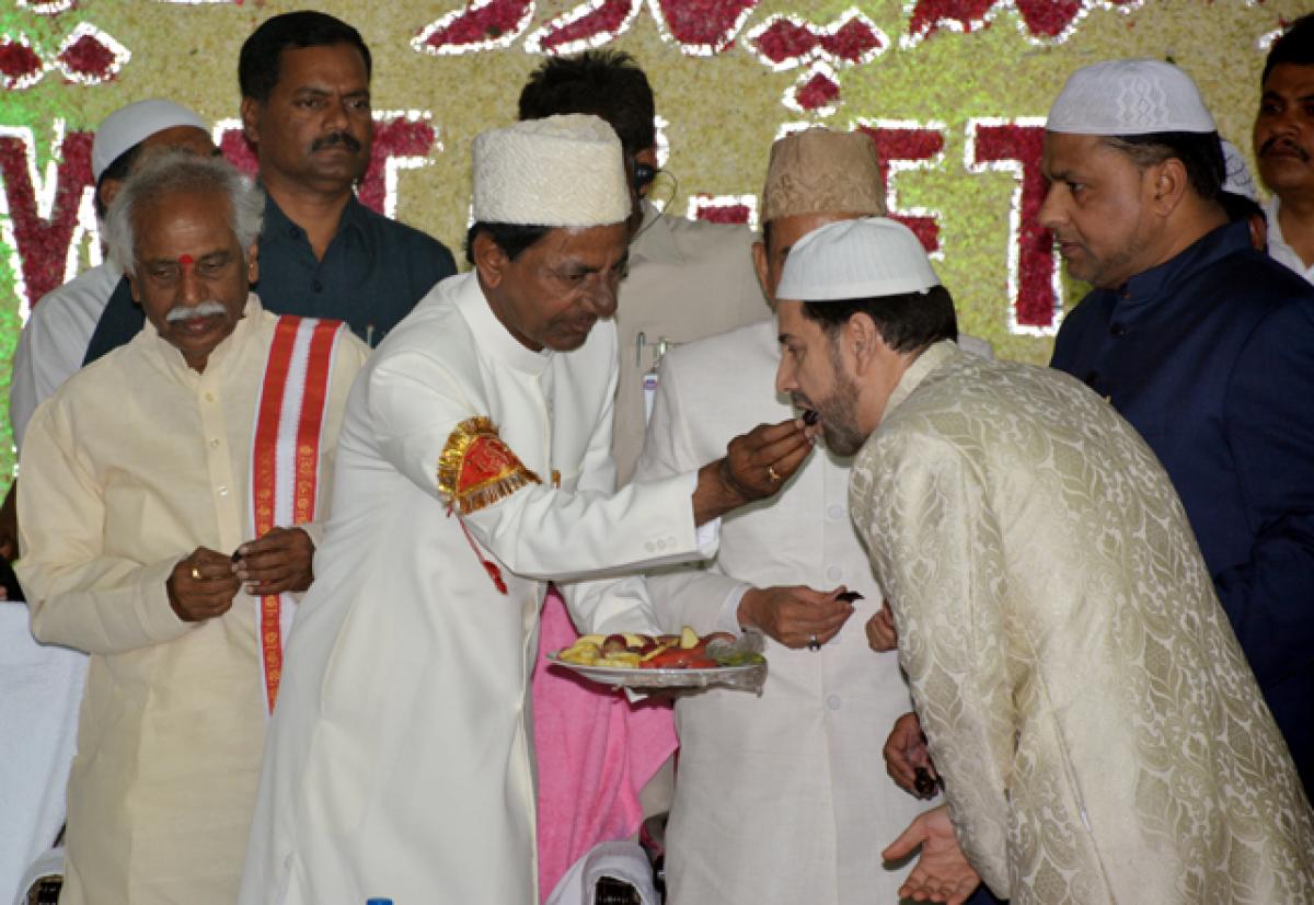 10K people KCRs lavish Dawat-e-Iftar party in Hyderabad