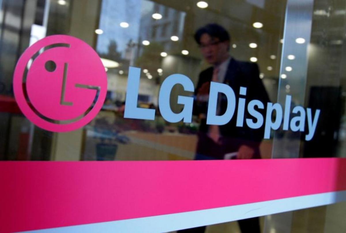 LG Display reports record Q4 profits; panel prices seen rising further