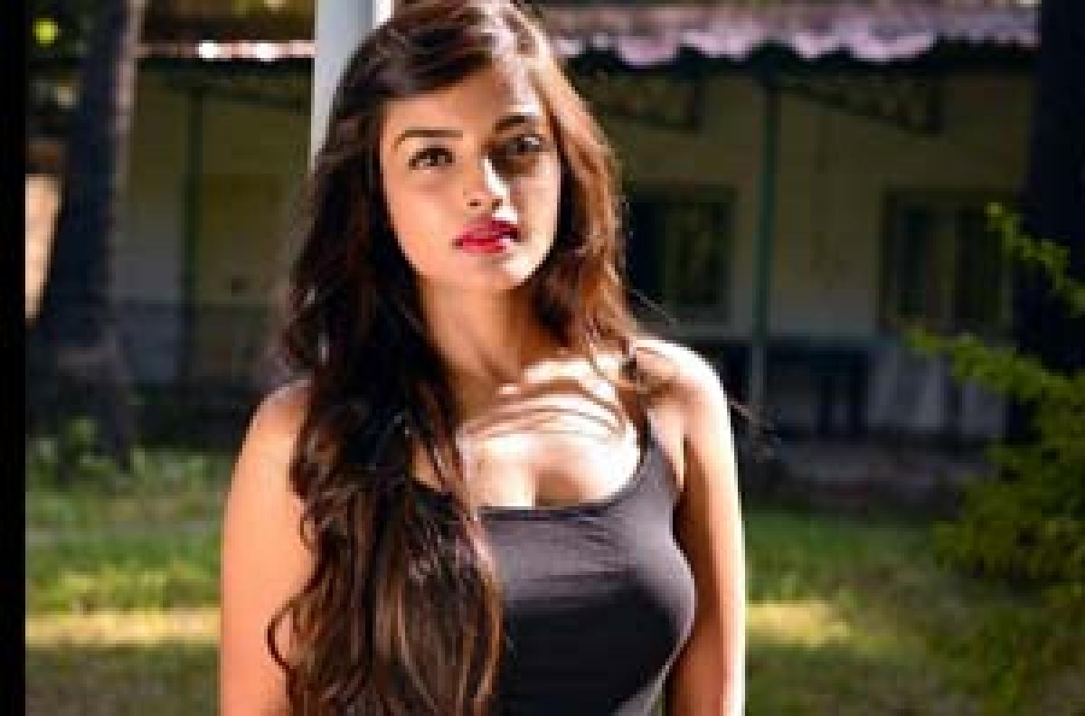 Ashna cast opposite Naveen Chandra