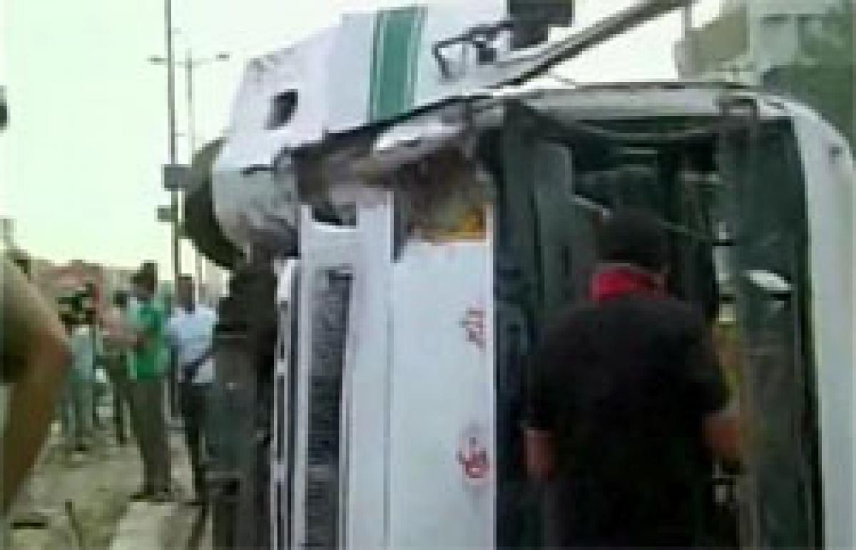 12 children injured as school bus overturns in north Delhi