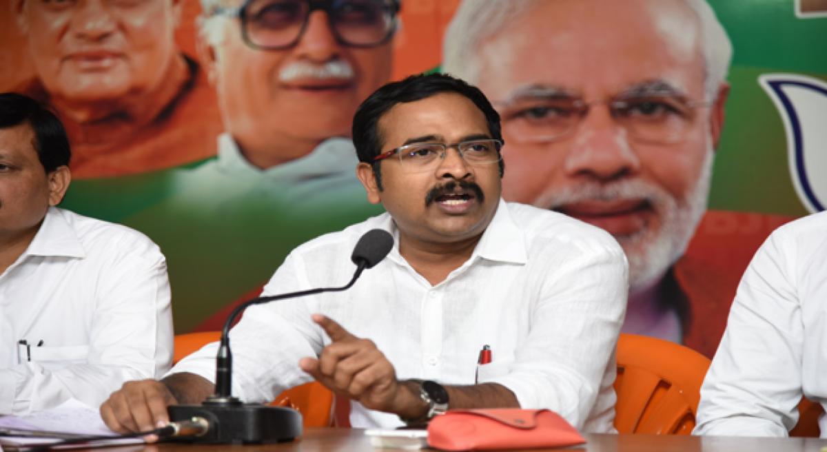 TRS Govt promised Bangaru Telangana but made it Udta Telangana: BJP