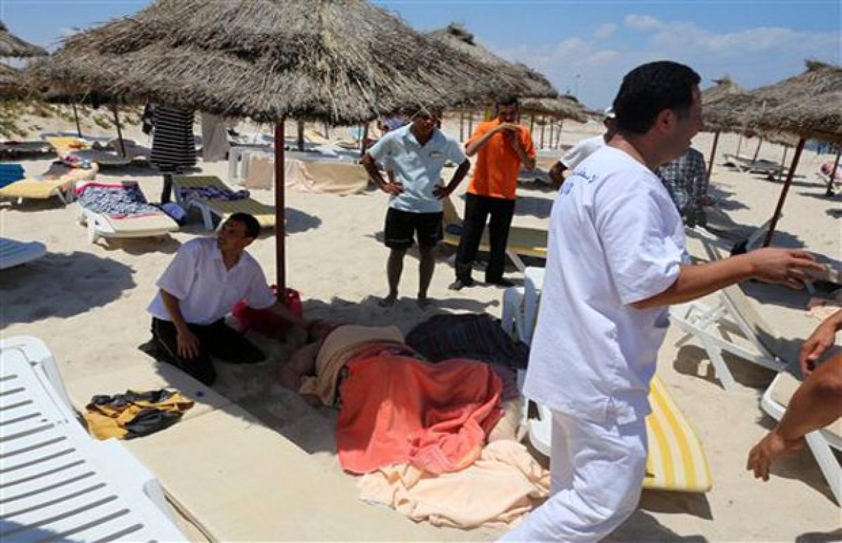 Watch: Islamic State attackers terrify tourists at Tunisia beach, 39 killed