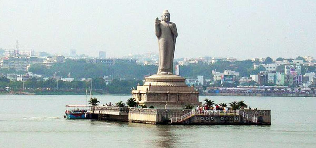 5-yr-old boy saved from drowning in Hussain Sagar