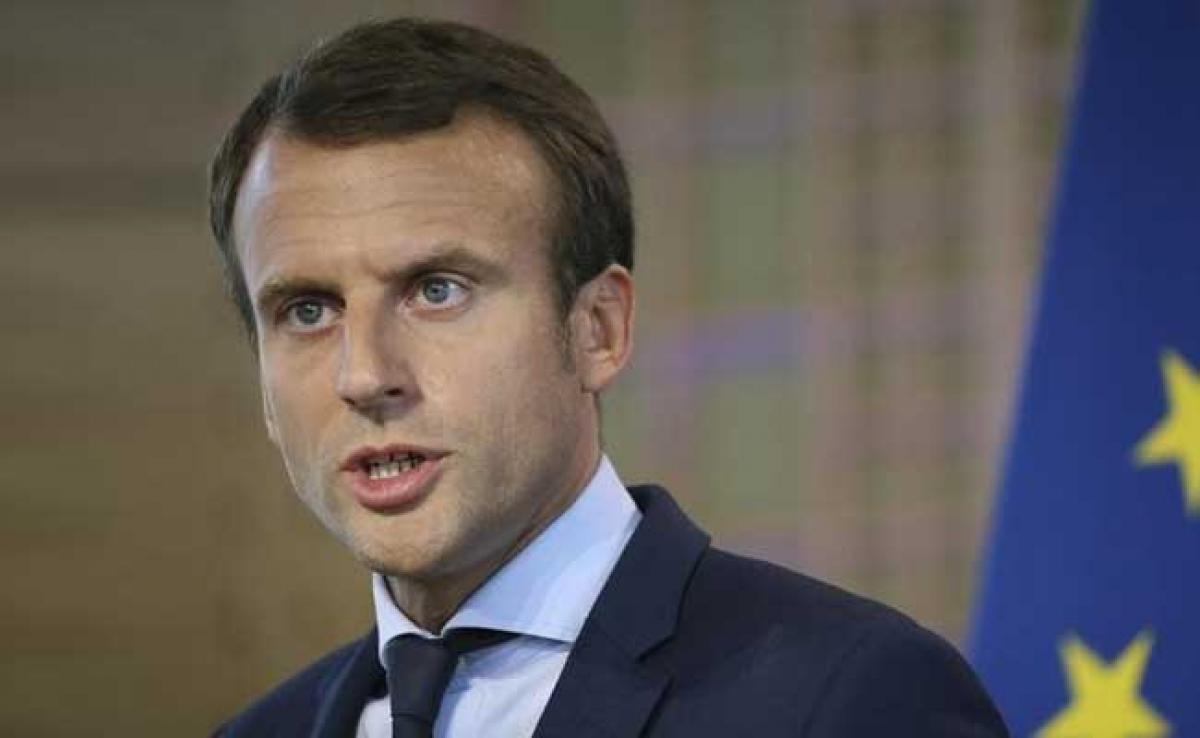Frances Emmanuel Macron Dismisses Affair As Rival Francois Fillon Battles Scandal