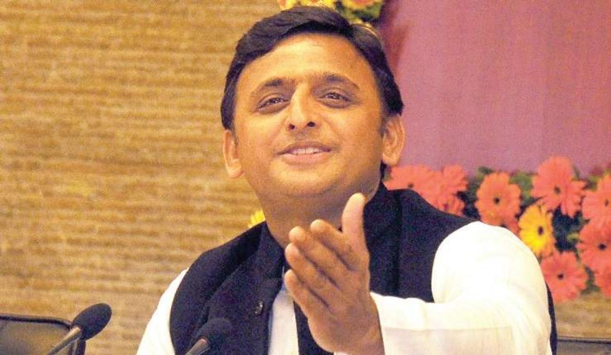 What happened to Modis achche din, asks Akhilesh